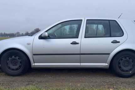 VW Golf 286.000 km 1.700 &euro; Räckelwitz 01920
