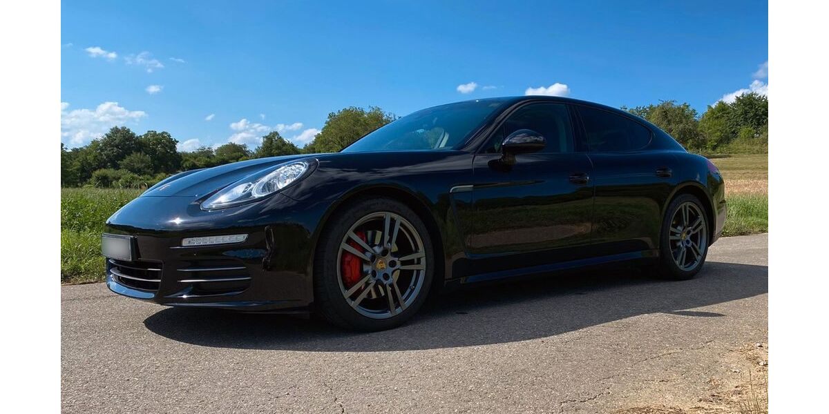 Porsche Panamera 133.000 km 32.500 &euro; Stuttgart 70193