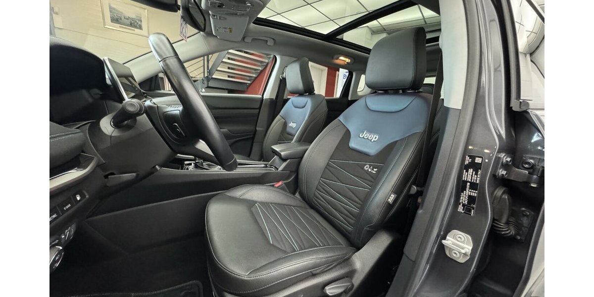 Jeep Compass Limited Plug-In 1.Hand 4WD FULL LED 360° 52.400 km 23.920 &euro; Lich 35423
