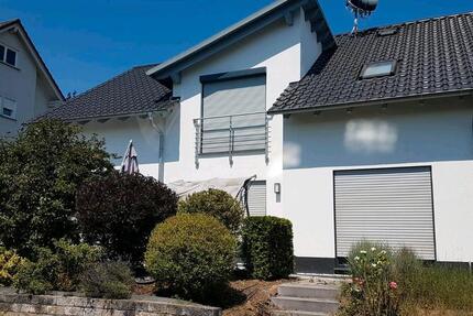 Haus Aßlar - 6 Zimmer, 176 m&sup2;, 599.000&euro; | Angebot:27426290