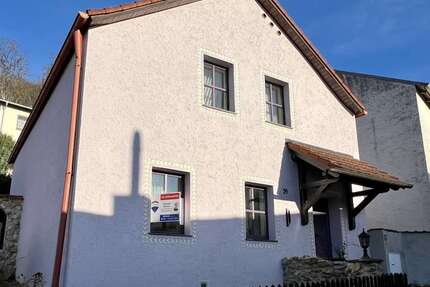 Haus Regenstauf - 3 Zimmer, 100 m&sup2;, 249.000&euro; | Angebot:23578496