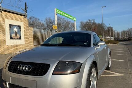 Audi TT 295.000 km 4.150 &euro; Neuss 41464
