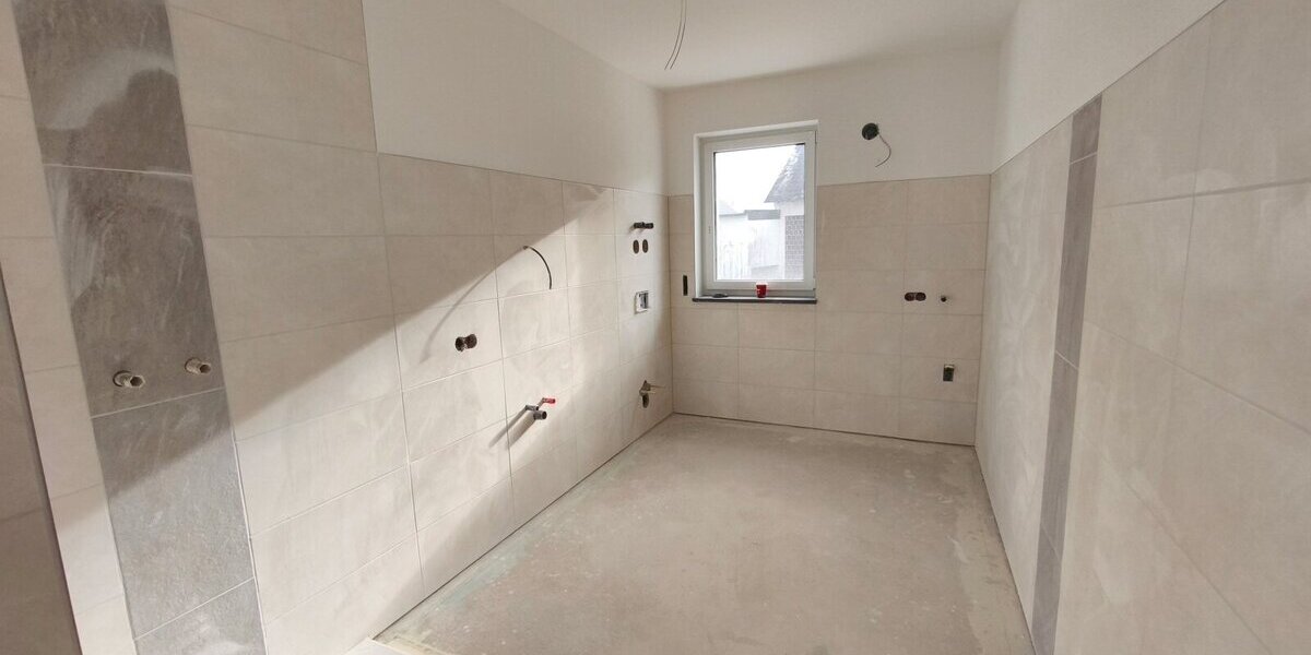 Erstbezug 4-Zi-Whg - Wfl 101 m² für Kapitalanleger oder Eigenbezieher interessant hohe Förderung durch KfW-40-QNG Quallität hoher Wohnwert! - Erdgeschoßwohnung Windischeschenbach | Angebot:16872718