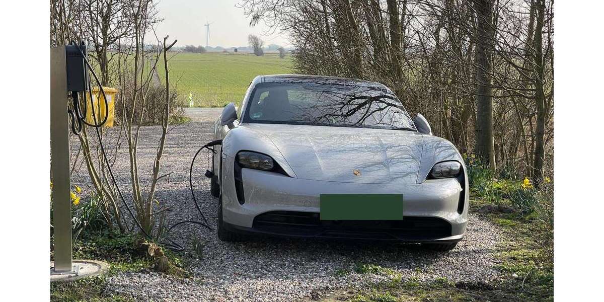 Porsche Taycan 33.728 km 72.000 &euro; Hamburg 20149