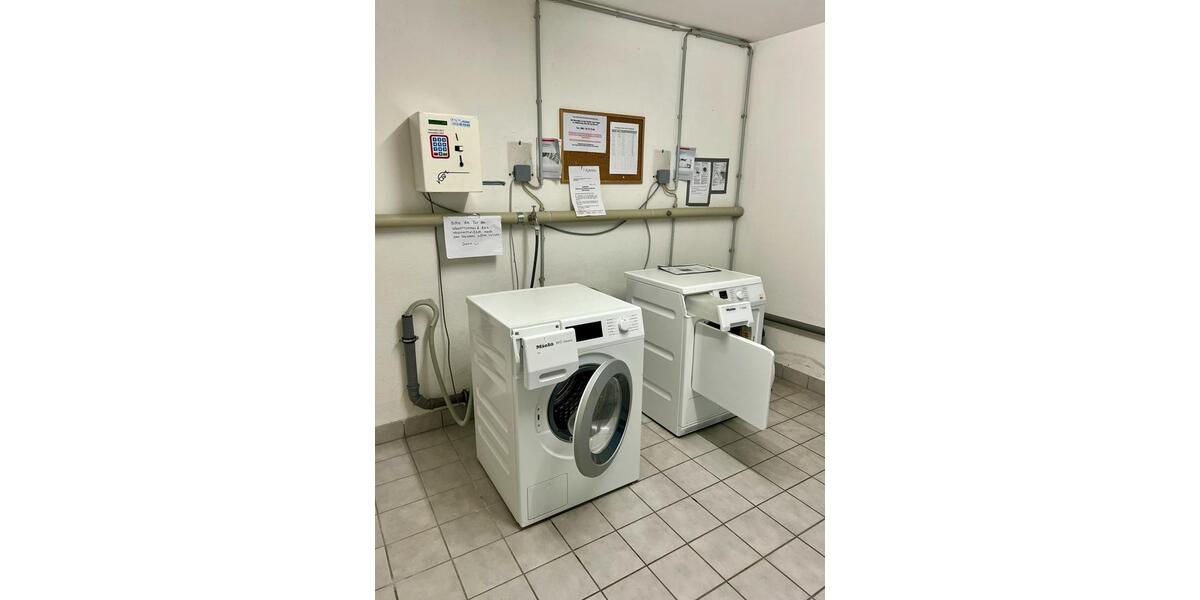 Stilvoll möblierte 1-Zimmer-Dachterrassenwohnung Nahe S-Bahn 1 zimmer