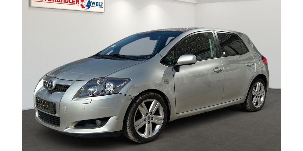 Toyota Auris 120.345 km 1.999 &euro; Berlin 12681