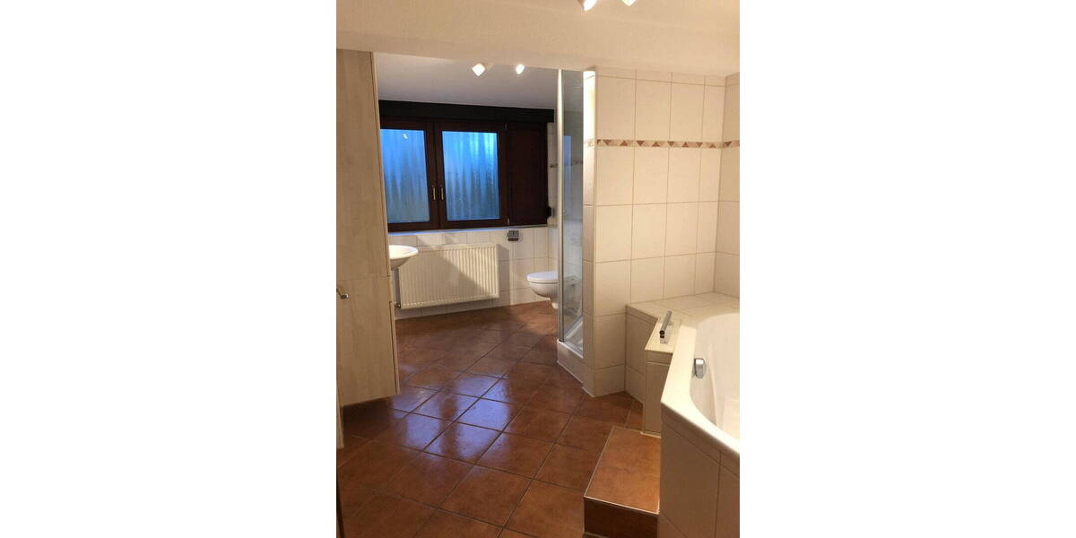 Einfamilienhaus Bammental - 7 Zimmer, 150 m&sup2;, 2.100&euro; | Angebot:26140719