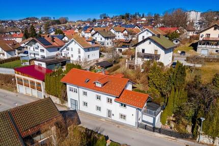Zweifamilienhaus mit zwei Wohneinheiten, 215 m² – Regen 8 zimmer