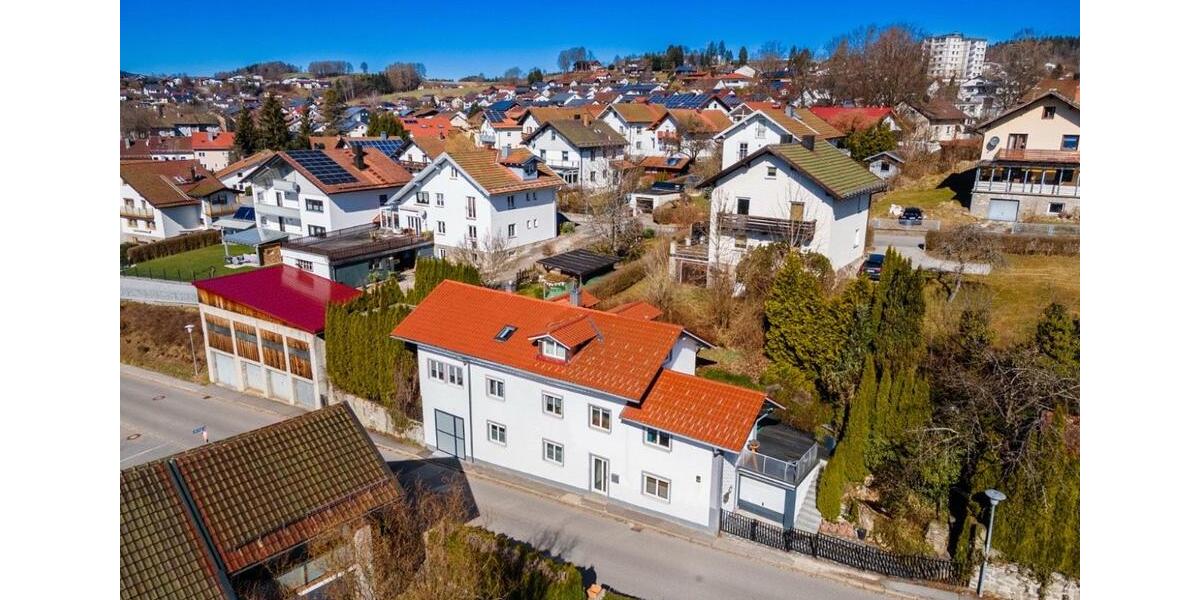 Zweifamilienhaus mit zwei Wohneinheiten, 215 m² – Regen 8 zimmer