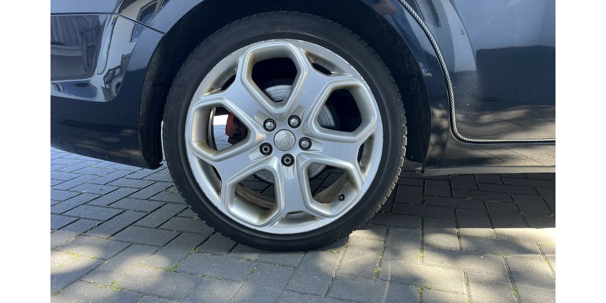 Ford Focus Titanium / LPG / Sitzheizung / Xenon / AHK 299.000 km 2.900 &euro; Mönchengladbach 41066