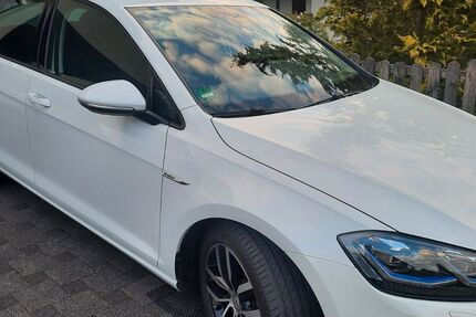 VW Golf 54.980 km 14.990 € Sinntal 36391