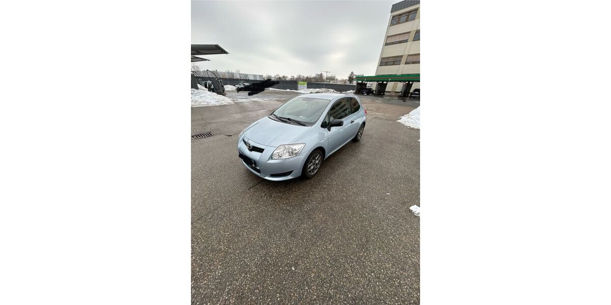 Toyota Auris 215.392 km 5.100 &euro; Erlangen 91052