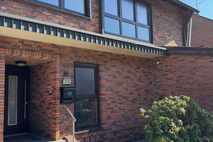 Haus Oberhausen Schmachtendorf - 5 Zimmer, 120 m&sup2;, 1.590&euro; | Angebot:26323095