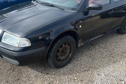 Skoda Octavia 230.000 km 750 &euro; Neumarkt 92318