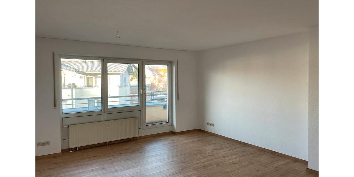 Dachgeschoßwohnung Freital - 2 Zimmer, 67 m&sup2;, 145.000&euro; | Angebot:26800656