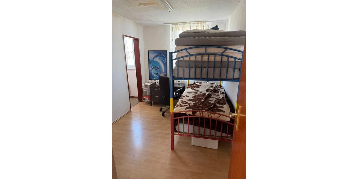 Etagenwohnung Pforzheim Nordstadt - 4 Zimmer, 150 m&sup2;, 1.200&euro; | Angebot:25329963