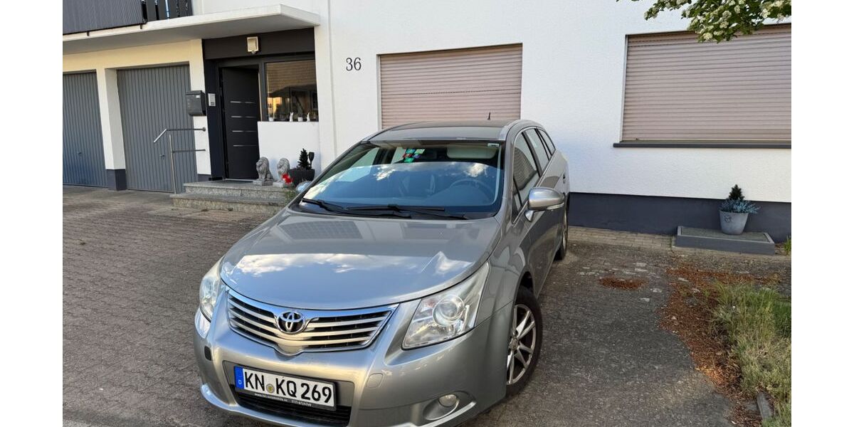 Toyota Avensis 240.000 km 2.800 &euro; Engen 78234
