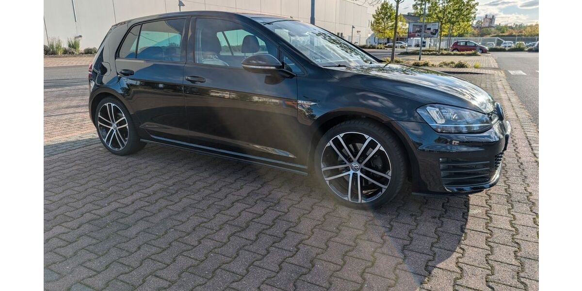 VW Golf 235.000 km 10.400 &euro; Medebach 59964
