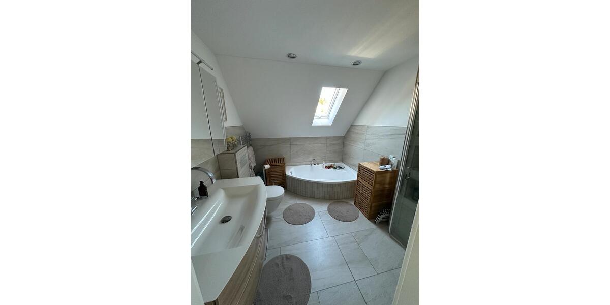 Einfamilienhaus Bergneustadt - 7 Zimmer, 240 m&sup2;, 570.000&euro; | Angebot:26326060