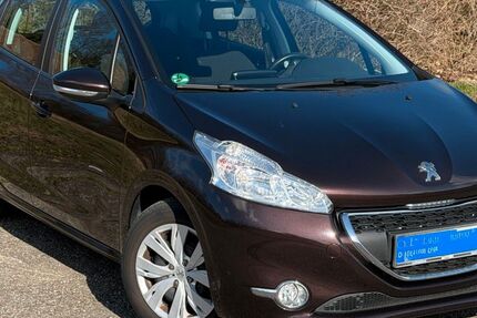 Peugeot 208 77.000 km 7.250 &euro; Asperg 71679