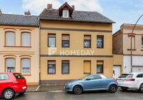 Investieren und Gestalten: Zweifamilienhaus mit Entwicklungsmöglichkeiten