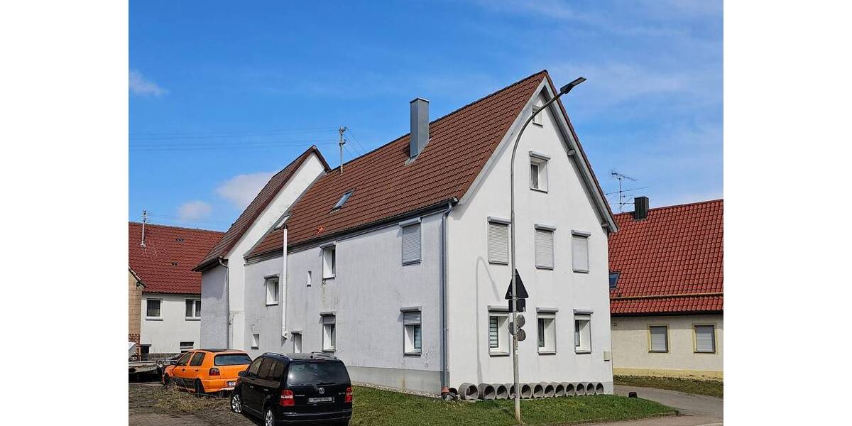 Etagenwohnung Laichingen Feldstetten - 7 Zimmer, 202 m&sup2;, 299.000&euro; | Angebot:25695100