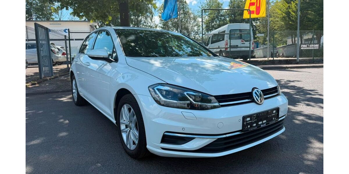 VW Golf 71.247 km 14.890 &euro; Niederelbert 56412