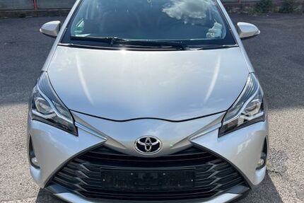 Toyota Yaris 76.675 km 12.300 &euro; Stuttgart 70374