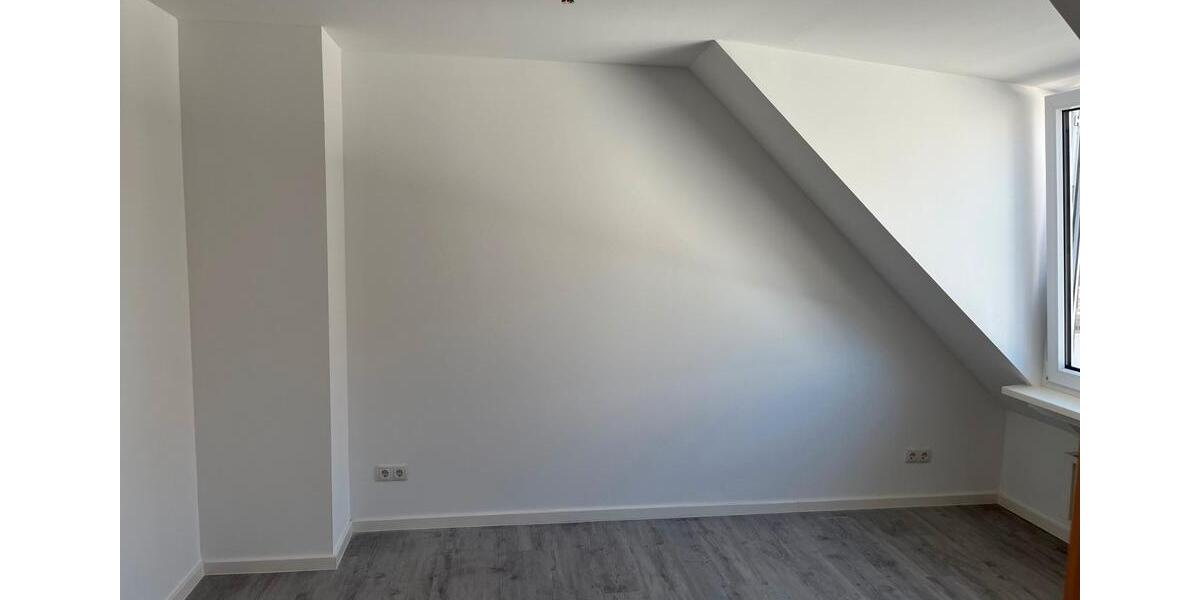 Dachgeschoßwohnung Koblenz Arenberg-Immendorf - 2 Zimmer, 23 m&sup2;, 295&euro; | Angebot:26683126