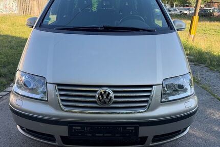 VW Sharan 169.200 km 4.999 &euro; Dresden 01097
