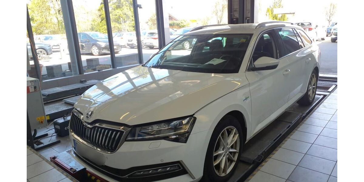 Skoda Superb 188.817 km 18.810 &euro; Nabburg 92507