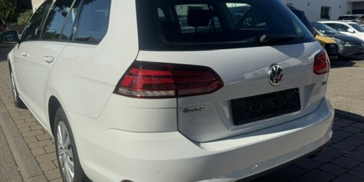 VW Golf Variant 1.6 TDI DSG Trendline Start-Stopp 196.200 km 7.990 &euro; Neckarsulm 74172