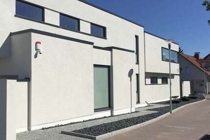 Haus zum Mieten in Neulußheim 5.950 € 450 m²