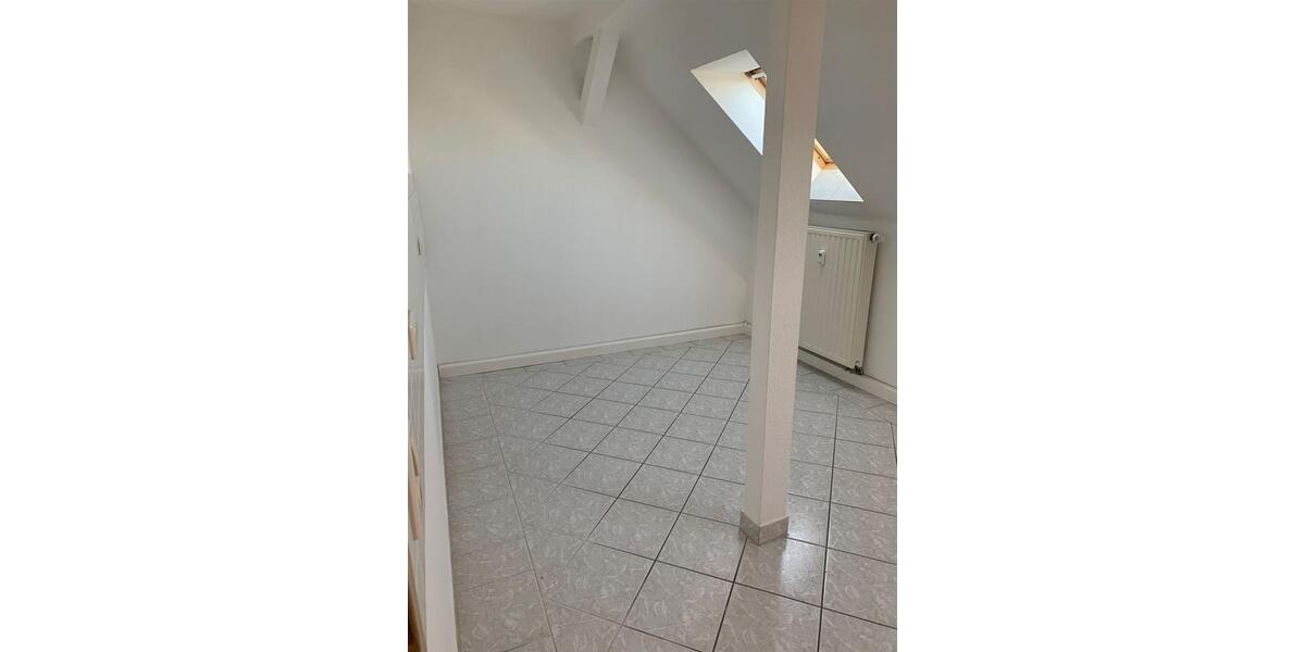 Dachgeschoßwohnung Falkenstein/Vogtland Vogtland - 4 Zimmer, 76 m&sup2;, 335&euro; | Angebot:26041735