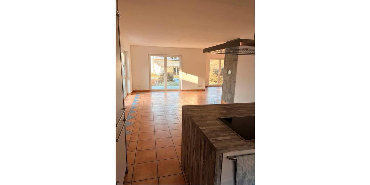 Einfamilienhaus Siegbach - 5 Zimmer, 124 m&sup2;, 1.165&euro; | Angebot:25170402