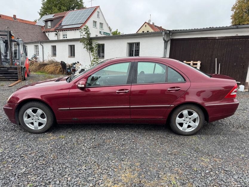 Mercedes-Benz C 220 82.000 km 9.500 € Grebenau - Schwarz 36323