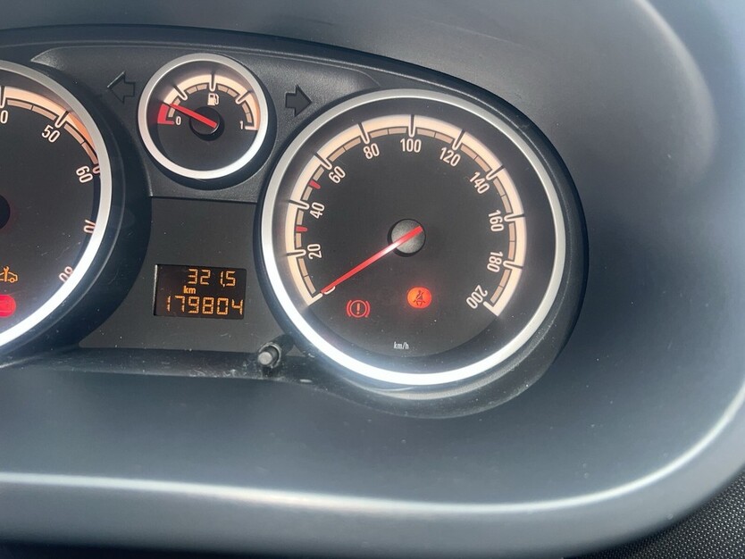 Opel Corsa D 179.000 km 2.500 € Solingen 42651