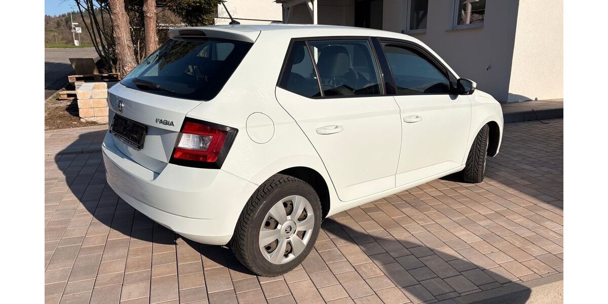 Skoda Fabia 143.000 km 4.200 &euro; Belsen 72116