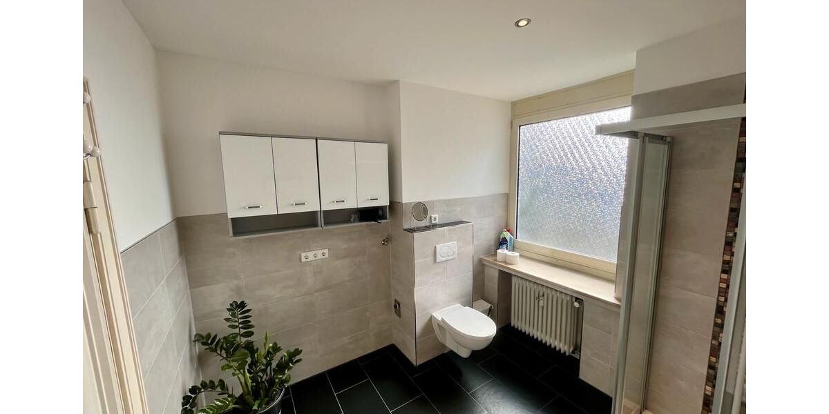Hochparterre Neumünster - 5 Zimmer, 126 m&sup2;, 238.000&euro; | Angebot:26068815