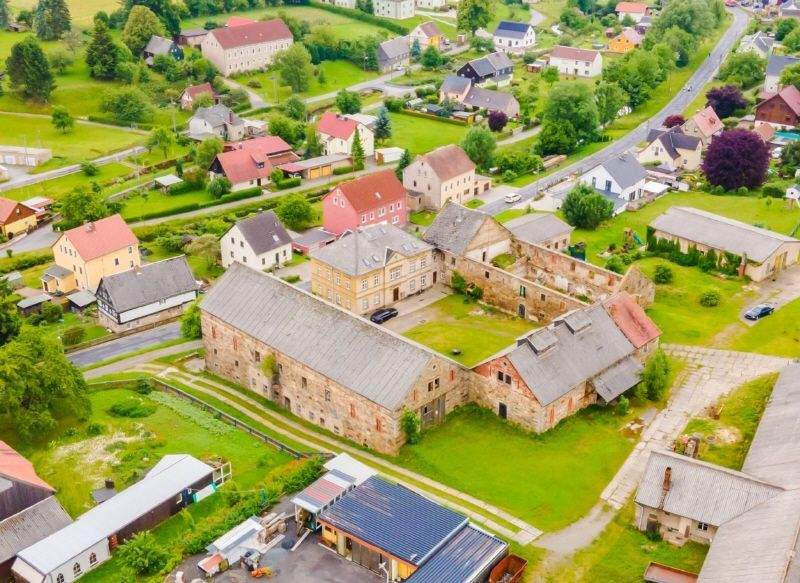 Bauernhaus, Landhaus Neustadt Polenz - 8 Zimmer, 328 m&sup2;, 280.000&euro; | Angebot:25727582