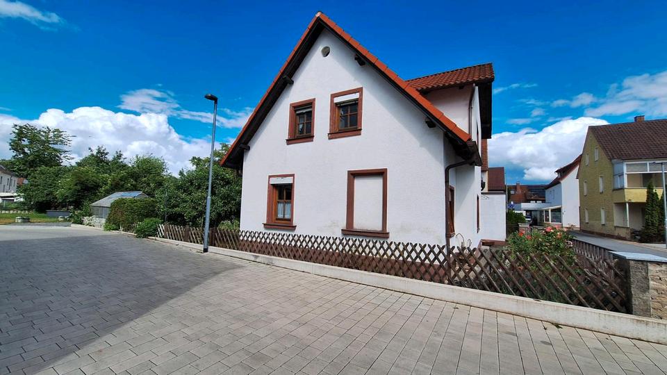 Einfamilienhaus Neuendettelsau - 6 Zimmer, 124 m&sup2;, 300.000&euro; | Angebot:26820734