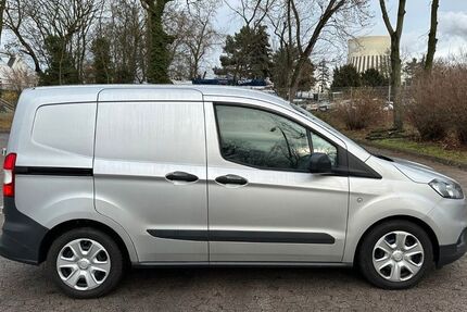 Ford Transit Courier 4.900 km 16.541 € Berlin 13597