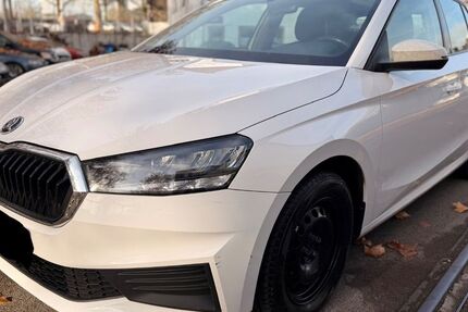 Skoda Fabia 180.636 km 6.999 € Düsseldorf 40233