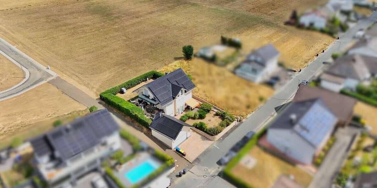 Sonniges Traumhaus mit viel Platz in Haiger OT - Einfamilienhaus Haiger | Angebot:27197051