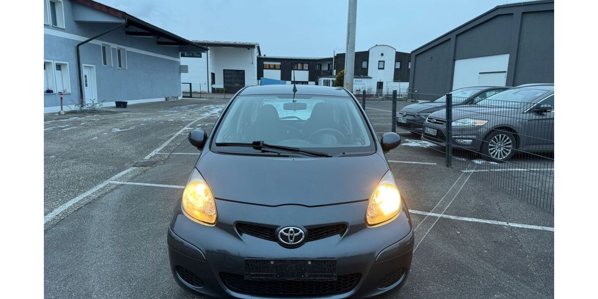 Toyota Aygo (X) 218.000 km 1.300 &euro; Schwandorf 92421