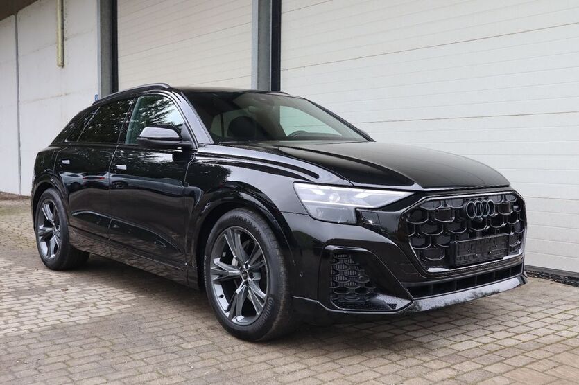Audi Q8 26.000 km 73.700 € Passau 94034