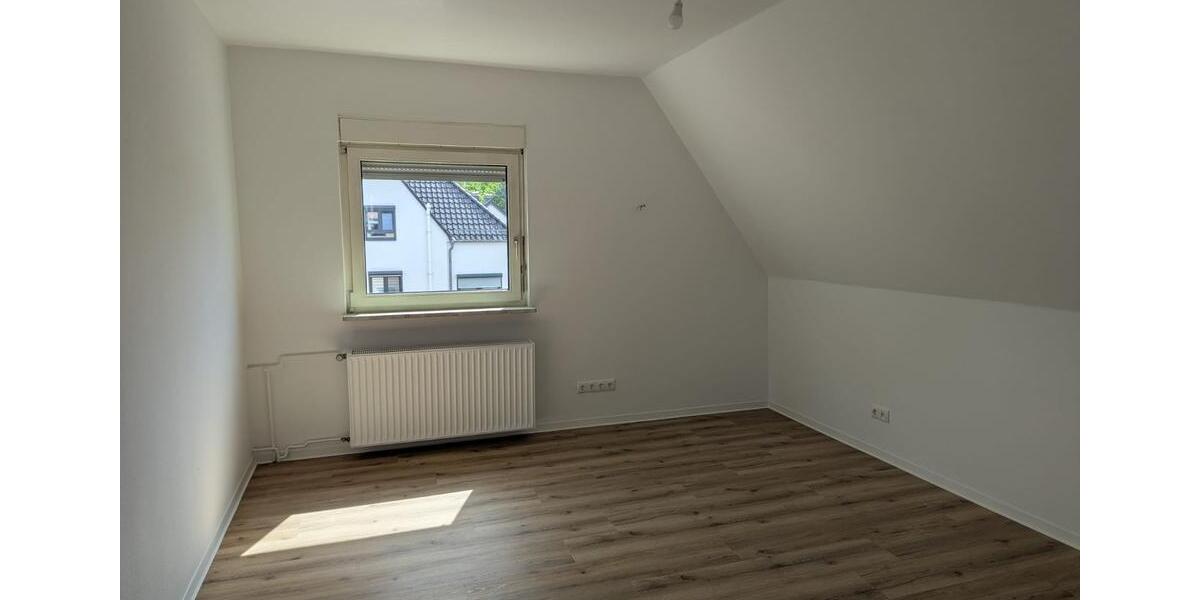 Etagenwohnung Rüsselsheim am Main - 4.5 Zimmer, 110 m&sup2;, 1.485&euro; | Angebot:26322094