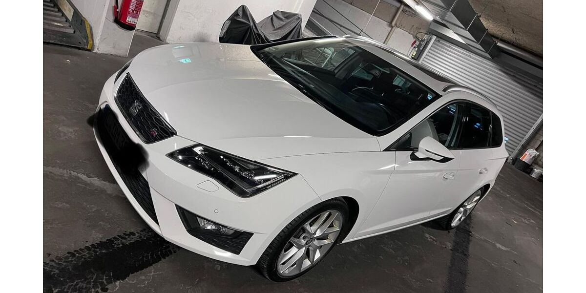 Seat Leon 146.294 km 12.975 &euro; Leipzig 04155