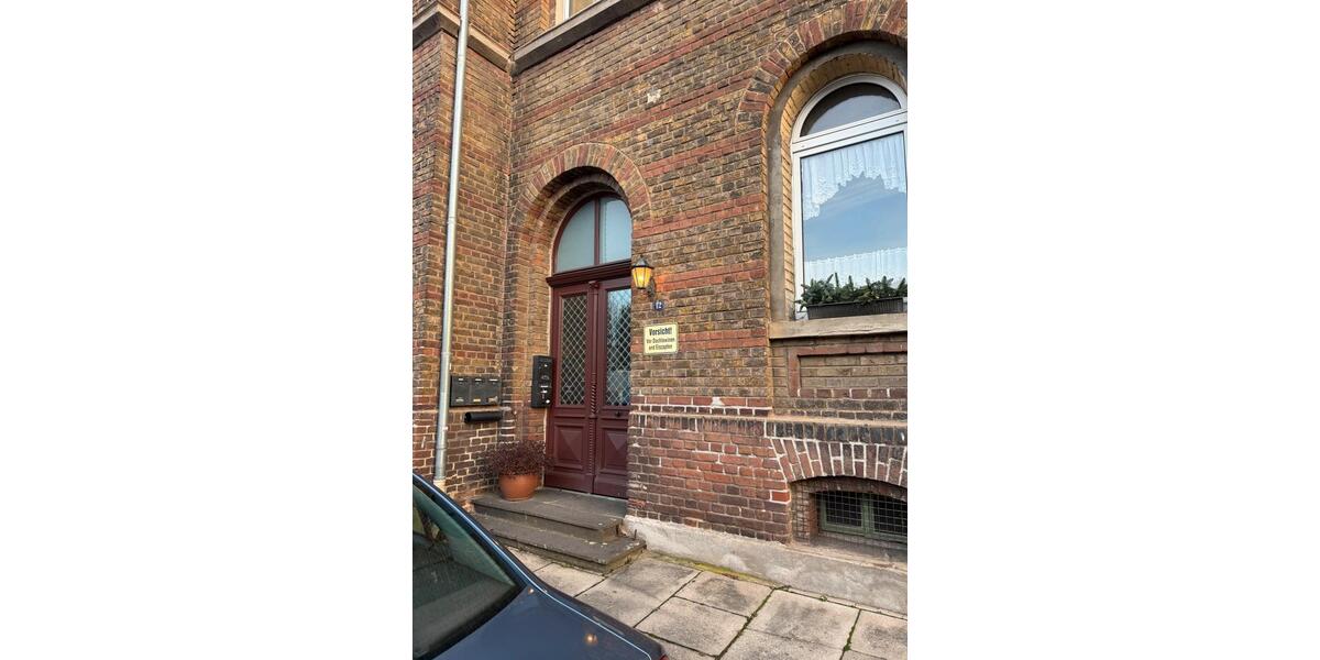 Helle 3-Zimmer-Dachgeschosswohnung in ruhigem 5 Parteinhaus 3 zimmer