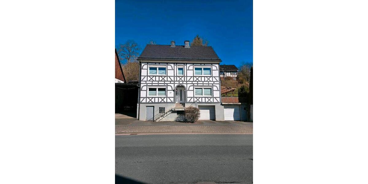 Einfamilienhaus Winterberg - 8 Zimmer, 170 m&sup2;, 170.000&euro; | Angebot:26068408